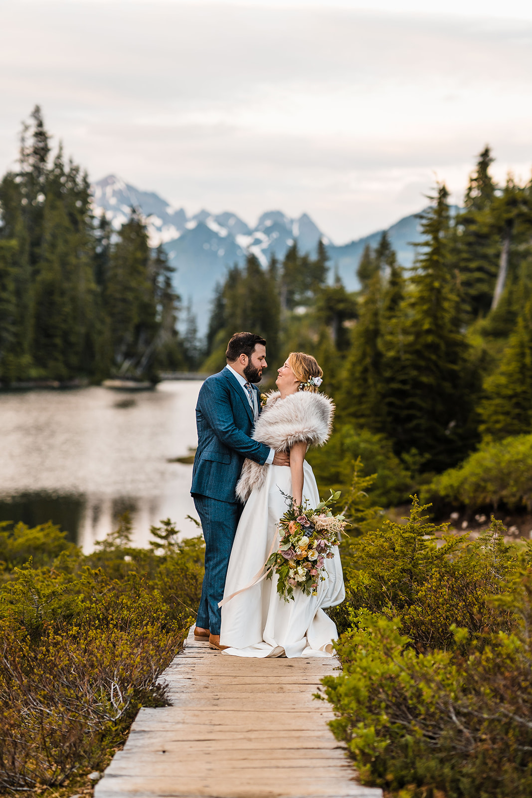 Elopements, small weddings, and microweddings - our free guide makes COVID planning easier! covid wedding covid-19 wedding seattle elopement micro wedding microwedding